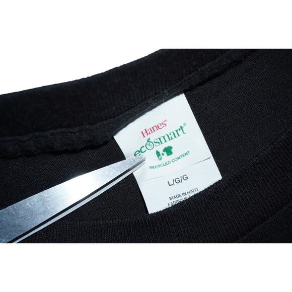 Blockbuster “Make It a Movie Night” Tee – Last Blockbuster, Bend Oregon – Size L - Picture 2 of 4